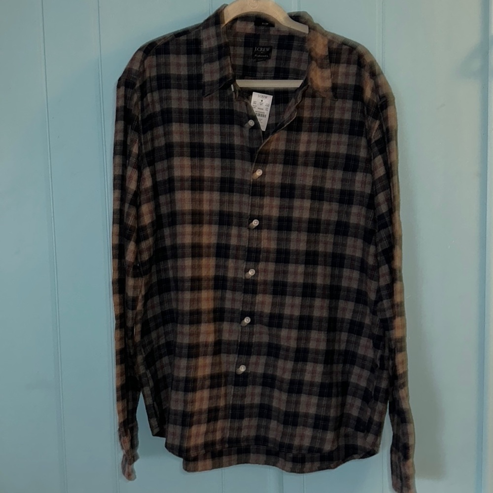 NWT J Crew mens XXL plaid flannel. Navy grey red plaid.